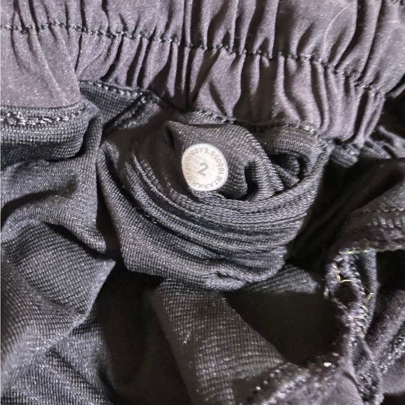 Lululemon Hotty Hot Low-Rise Navy Nylon/Elastane Athletic Shorts size 2 - Picture 4 of 4